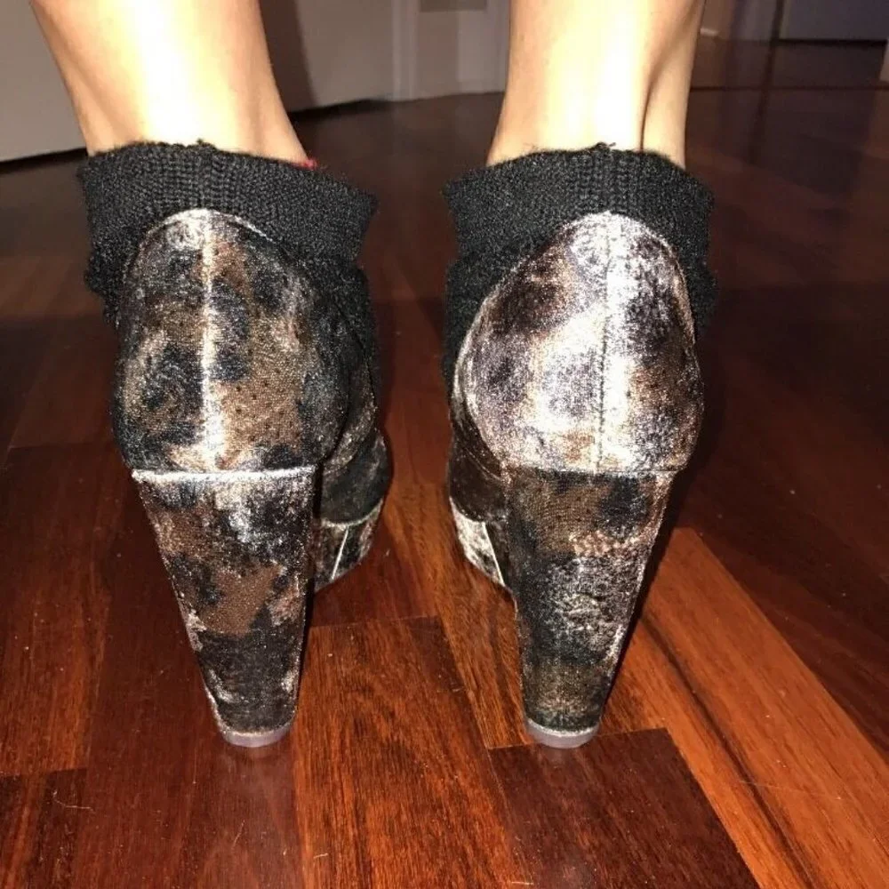 DESIGUAL Sz 9 Sock Velvet Gray Velvet High Wedges